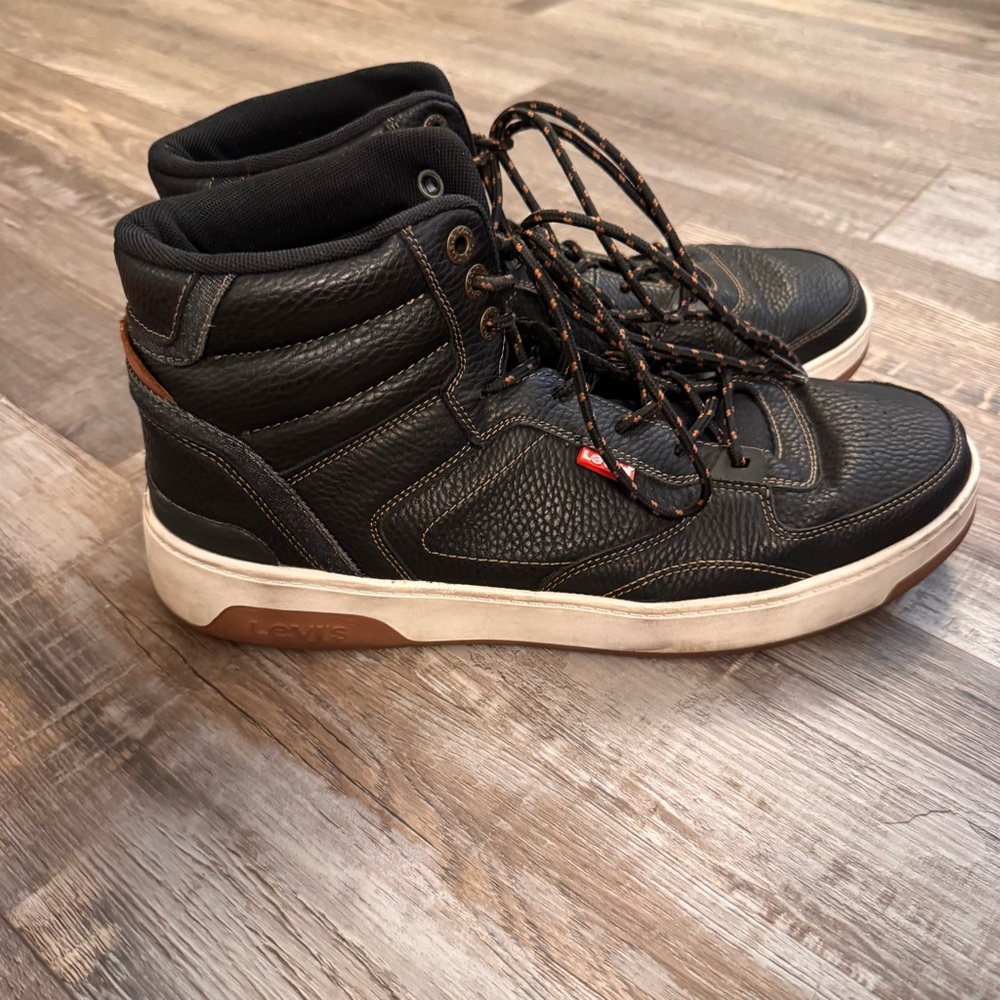 Levi’s Black High Top Sneakers – Men’s Size 12 – Leather Look Casual Shoes
